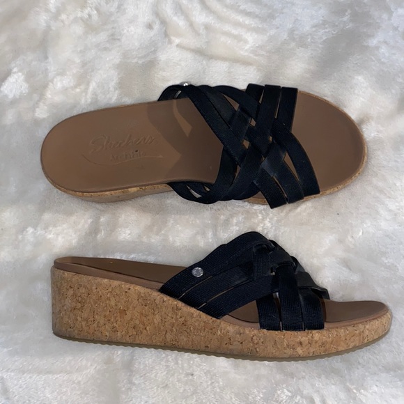 Skechers Arch Fit Beverlee - Picture 2 of 12